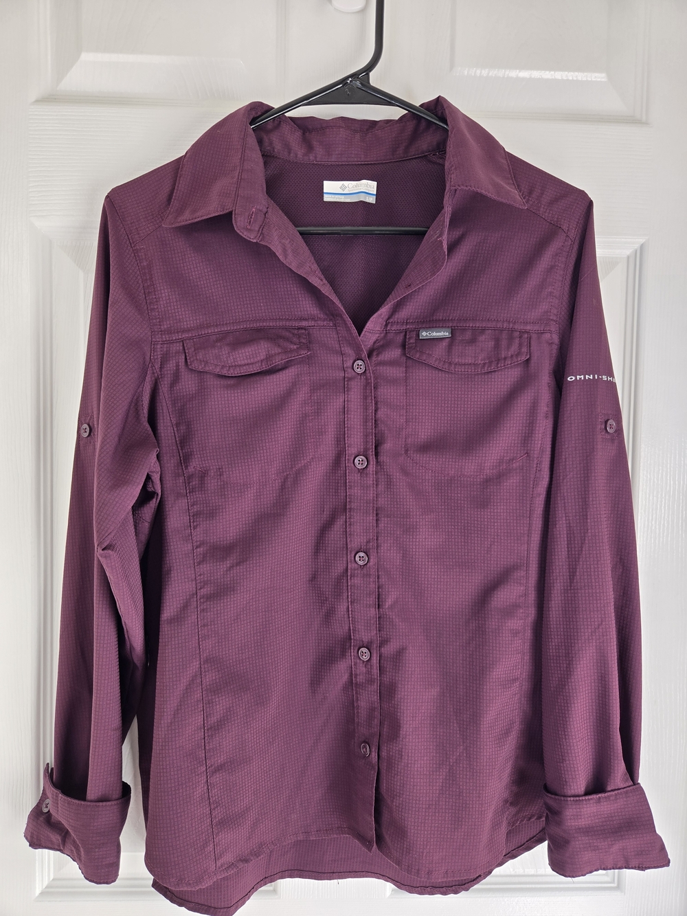 Columbia Omnishade Women's Button-Down Long Sleeve Utility Shirt Plum Small